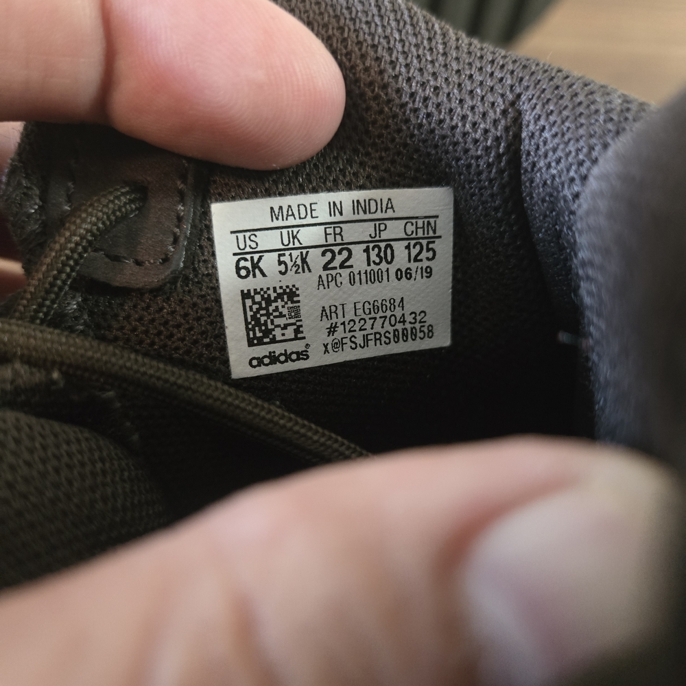 Kids Yeezy Desert Boot ‘Oil’  Kids US 6 - Picture 15 of 16